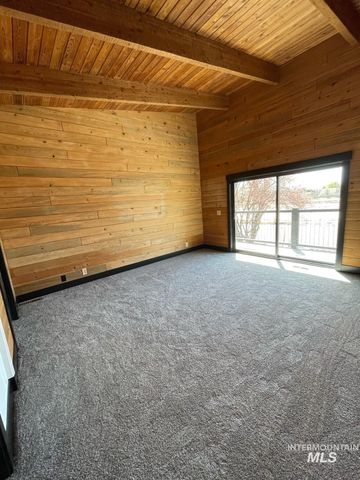 87 S Boundary St, Nampa, ID 83651