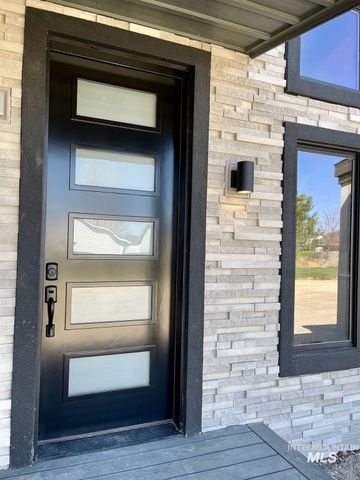 87 S Boundary St, Nampa, ID 83651