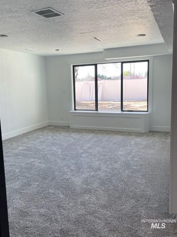 87 S Boundary St, Nampa, ID 83651