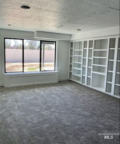 87 S Boundary St, Nampa, ID 83651