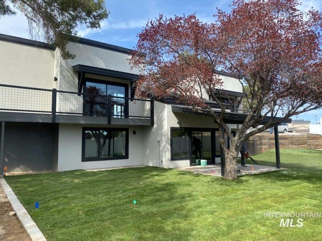 87 S Boundary St, Nampa, ID 83651