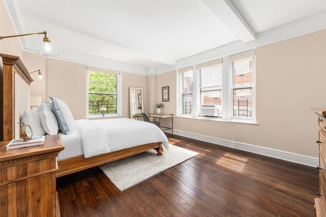 320 E 72nd St Apt 6A, New York City, NY 10021