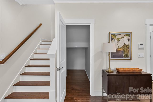 2562 Roseview Lane, Charlotte, NC 28205