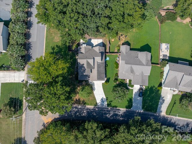 2562 Roseview Lane, Charlotte, NC 28205