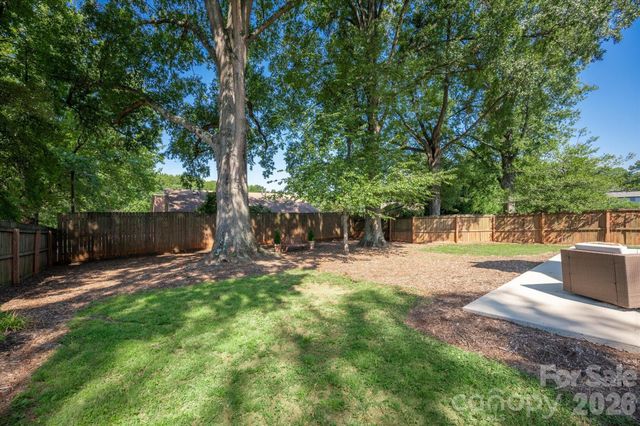 2562 Roseview Lane, Charlotte, NC 28205