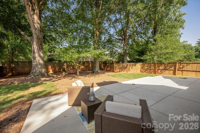 2562 Roseview Lane, Charlotte, NC 28205