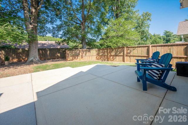 2562 Roseview Lane, Charlotte, NC 28205