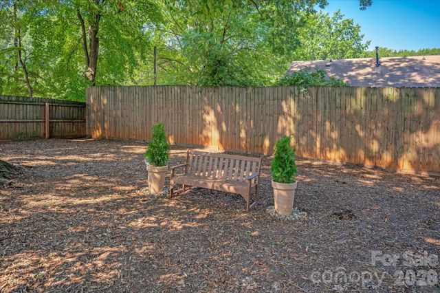 2562 Roseview Lane, Charlotte, NC 28205