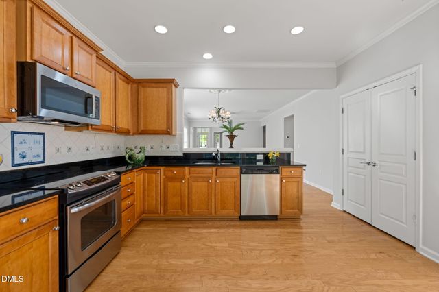 555 Tomkins Loop, Cary, NC 27519