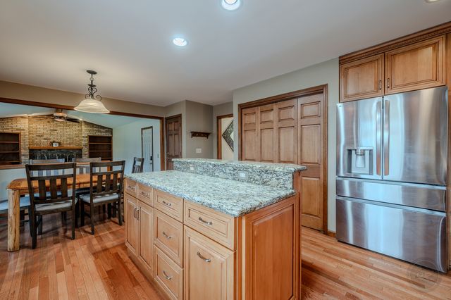 2413 Flambeau Drive, Naperville, IL 60564