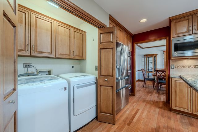 2413 Flambeau Drive, Naperville, IL 60564