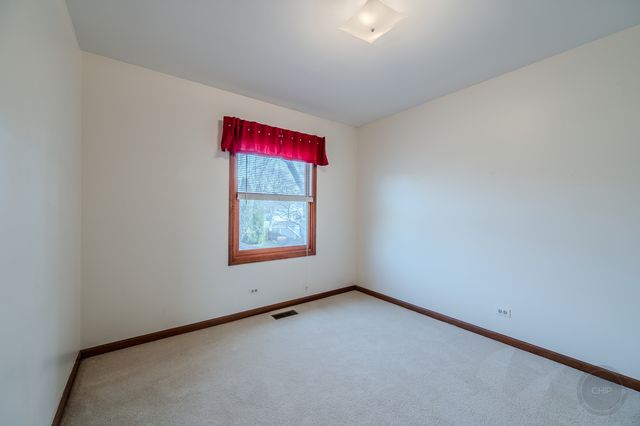 2413 Flambeau Drive, Naperville, IL 60564