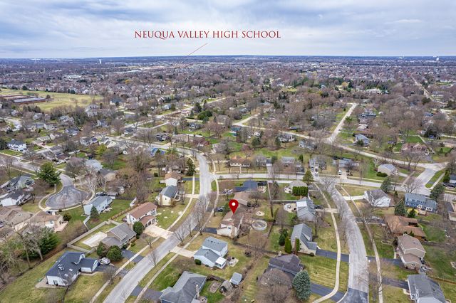 2413 Flambeau Drive, Naperville, IL 60564