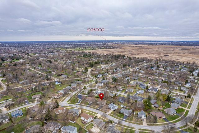 2413 Flambeau Drive, Naperville, IL 60564