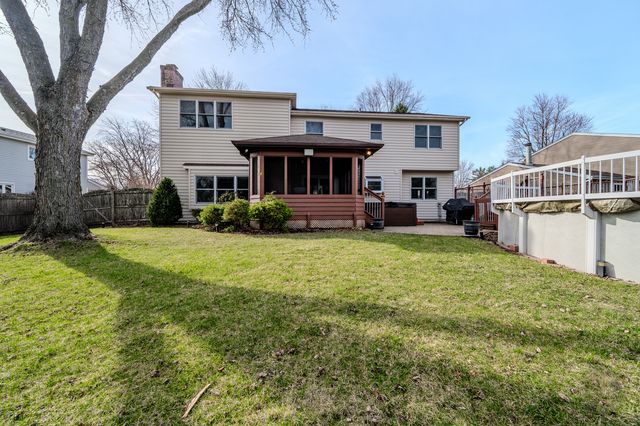 2413 Flambeau Drive, Naperville, IL 60564