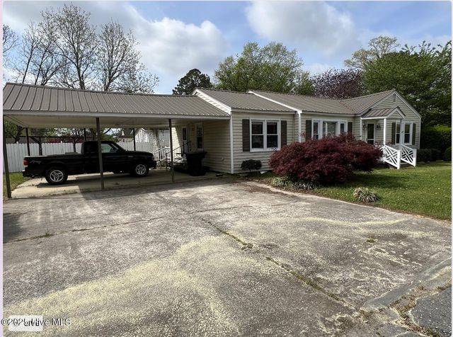 100 Fulton Street, Clinton, NC 28328