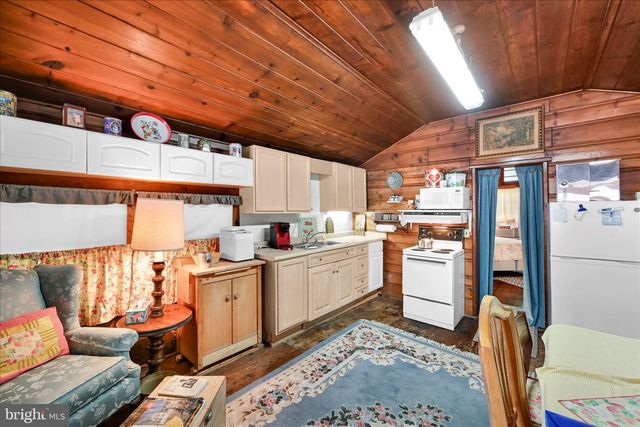 BUNGALOW A8 COTTAGE LN SLATER RD, Reading, PA 19605