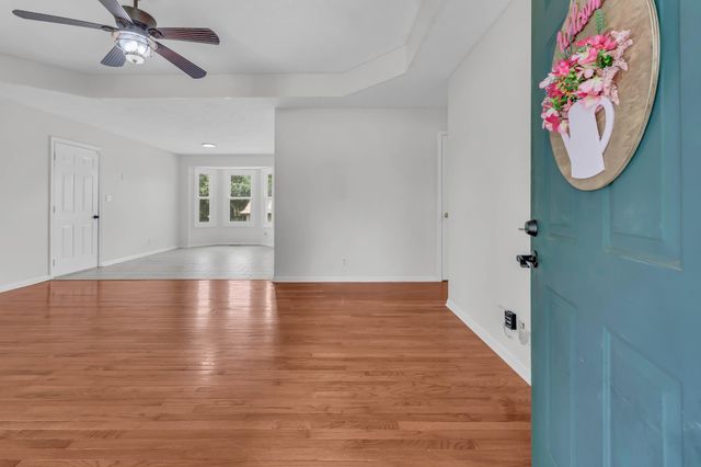 1120 Oak Plains Rd, Clarksville, TN 37043