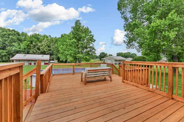 1120 Oak Plains Rd, Clarksville, TN 37043