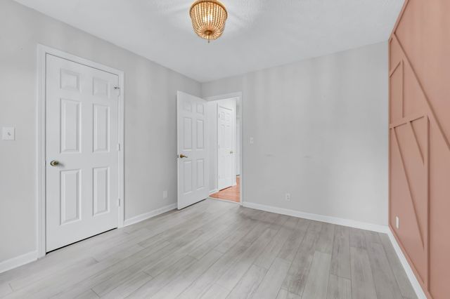 1120 Oak Plains Rd, Clarksville, TN 37043