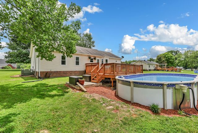 1120 Oak Plains Rd, Clarksville, TN 37043