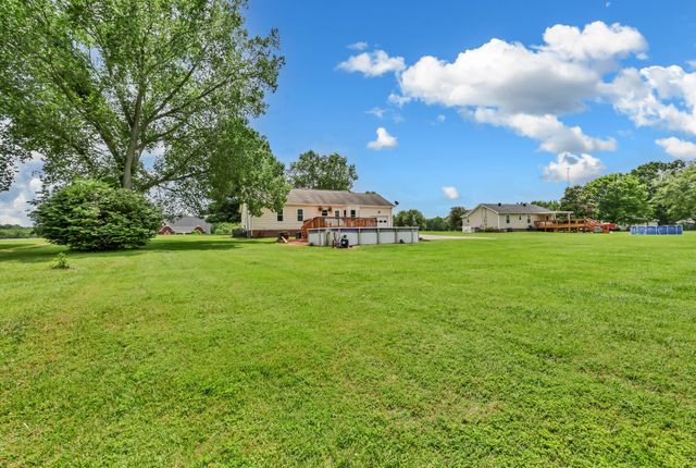 1120 Oak Plains Rd, Clarksville, TN 37043