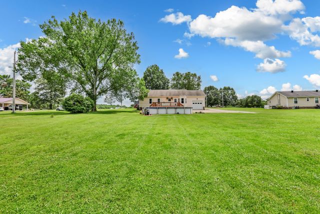 1120 Oak Plains Rd, Clarksville, TN 37043