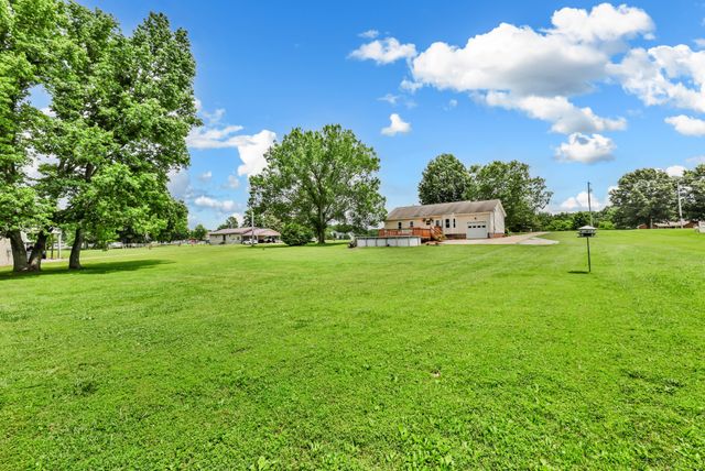 1120 Oak Plains Rd, Clarksville, TN 37043