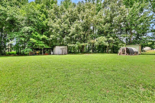 1120 Oak Plains Rd, Clarksville, TN 37043