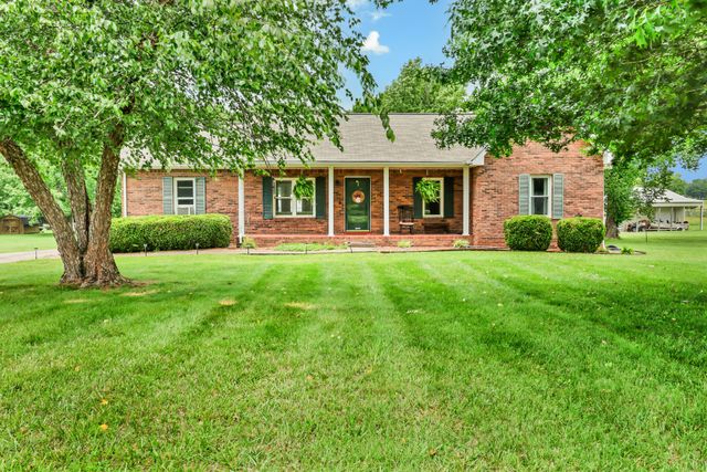 1120 Oak Plains Rd, Clarksville, TN 37043