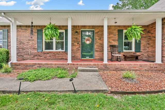 1120 Oak Plains Rd, Clarksville, TN 37043