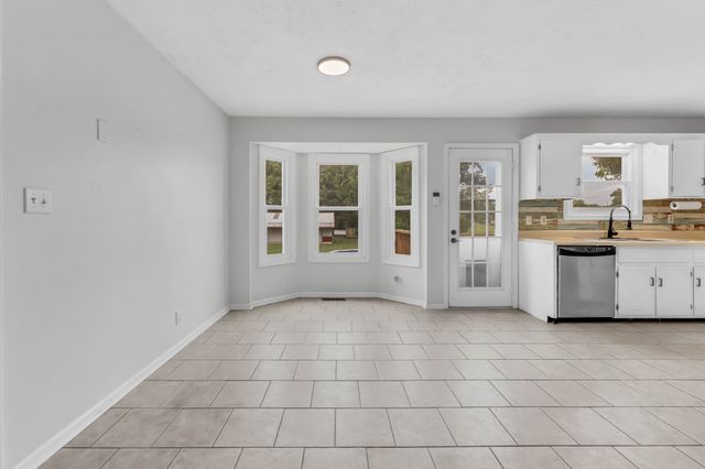 1120 Oak Plains Rd, Clarksville, TN 37043