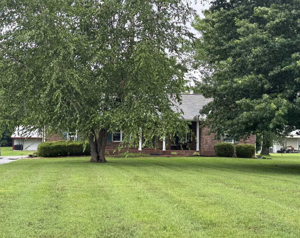 1120 Oak Plains Rd, Clarksville, TN 37043