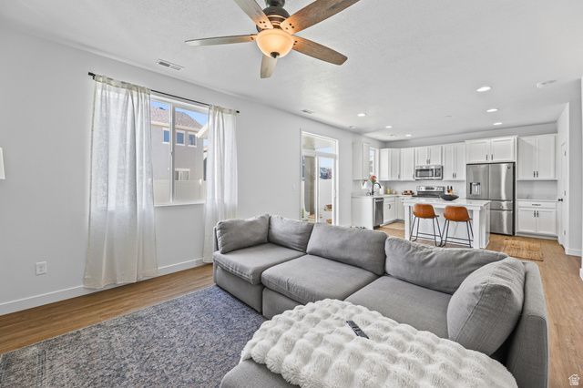 2112 W 3250 S, Syracuse, UT 84075