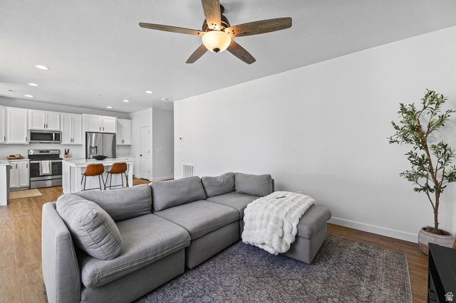2112 W 3250 S, Syracuse, UT 84075