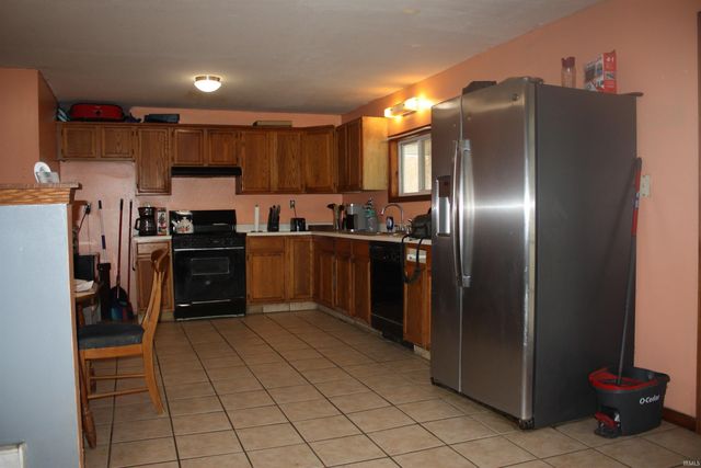 9546 W 700 South, Francesville, IN 47946