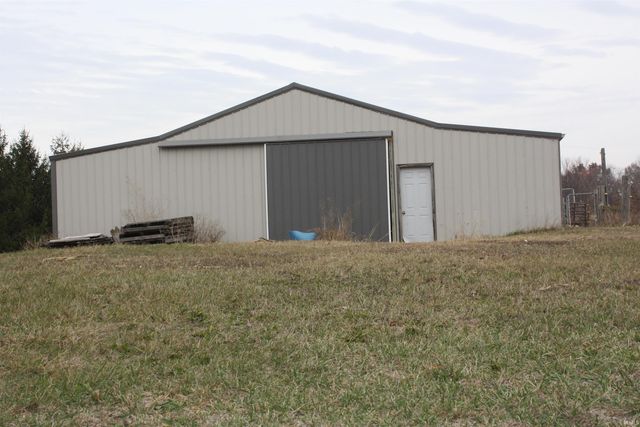 9546 W 700 South, Francesville, IN 47946