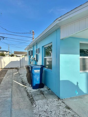 150 147TH AVENUE E, Madeira Beach, FL 33708