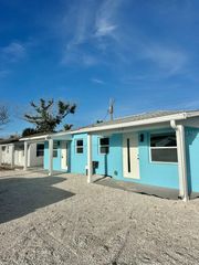 150 147TH AVENUE E, Madeira Beach, FL 33708