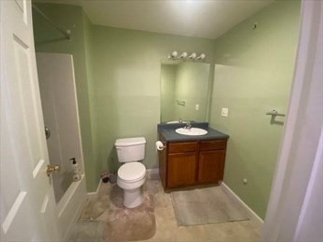 `100 Nutting Rd B5, Westford, MA 01886