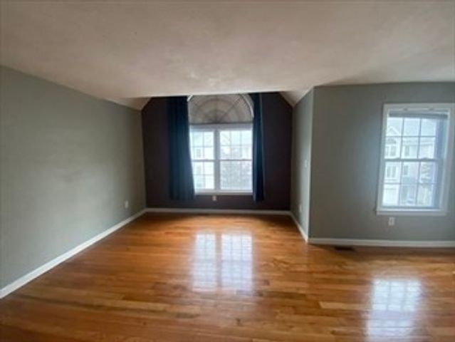 `100 Nutting Rd B5, Westford, MA 01886