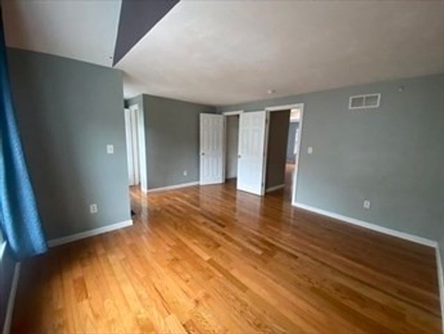 `100 Nutting Rd B5, Westford, MA 01886