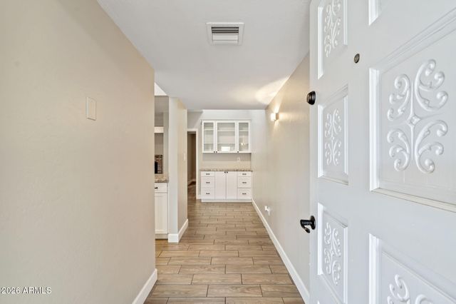 7840 N 7TH Street 1, Phoenix, AZ 85020