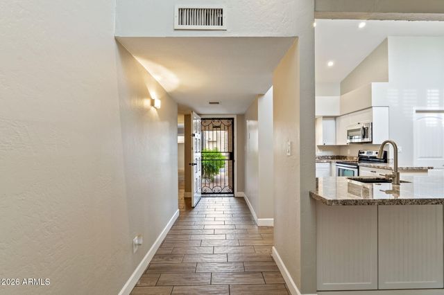 7840 N 7TH Street 1, Phoenix, AZ 85020