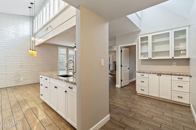 7840 N 7TH Street 1, Phoenix, AZ 85020