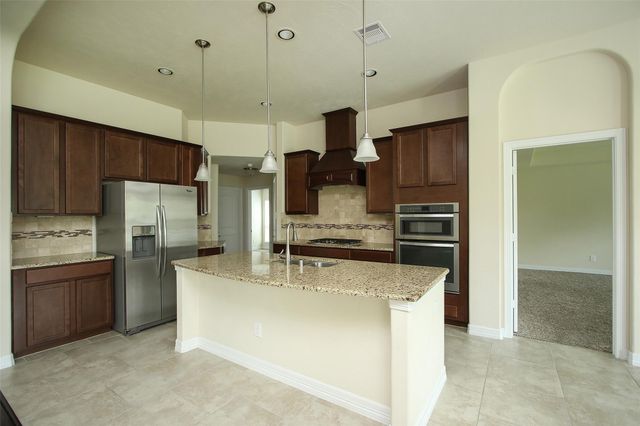 34 Estherwood Place, The Woodlands, TX 77354