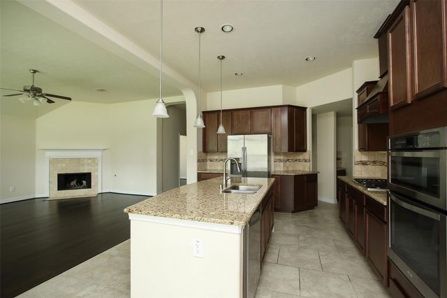 34 Estherwood Place, The Woodlands, TX 77354
