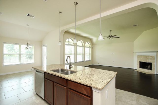 34 Estherwood Place, The Woodlands, TX 77354