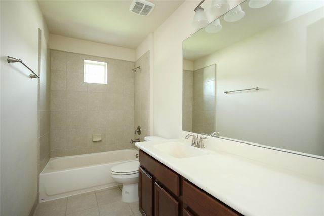 34 Estherwood Place, The Woodlands, TX 77354