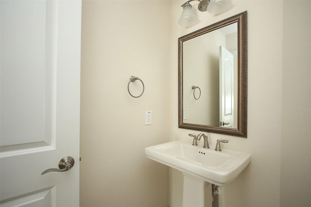 34 Estherwood Place, The Woodlands, TX 77354